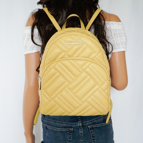 balo hàng hiệu Michael Kors cỡ trung