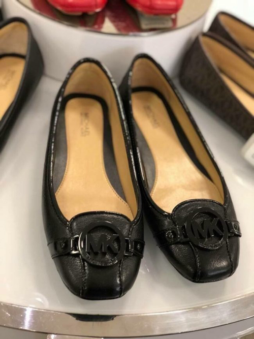 Michael Kors giày búp bê