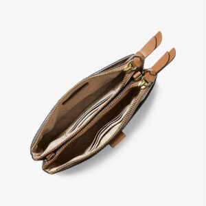 Túi xách Michael Kors mini đeo chéo màu nâu 32S0G00C7B- MK CHARM MD TAB DBZP PHN XBODY-BRN, tui xach hang hieu mini,  tui xach Michael Kors hang hieu nu, tui xach Mk mini mau nau, tui xach MK deo cheo mau nau, gio xach Michael Kors mini deo cheo.