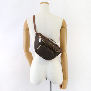 Túi xách Michael Kors authentic Usa cho nữ Erin 35F0GERN1B XS WAIST PACK XBODY,  túi xách Michael Kors cao cấp đeo chéo, túi xách MK chính hãng đeo chéo màu nâu logo dạo phố, giỏ xách MK chính hãng, giỏ xách MK hàng hiệu.