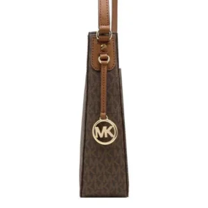 Túi xách Michael Kors đeo chéo vuông Jet Set Trave Brown Signatures Crossbody Bag, giỏ xách MK chính hãng giành cho nữ, túi xách michael kors hàng hiệu màu nâu đeo chéo, túi xách MK hàng hiệu dạo phố, túi xách MK văn phòng