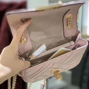 Túi xách Michael Kors mini màu hồng Peyton Flap Blossom Chains Handbag, túi xách MK đeo chéo chính hãng giành cho nữ, túi xách michael kors mini authentic, giỏ xách MK hàng hiệu đeo chéo màu hồng dự tiệc, giỏ xách MK chính hãng dạo phố màu hồng