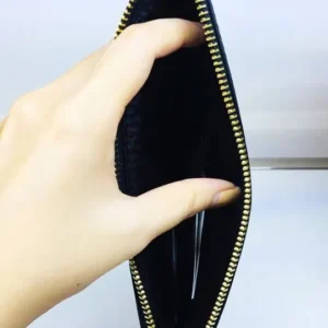 Ví cầm tay Michael Kors size lớn Ellis Zip Clutch, ví cầm tay michael kors size lớn, ví MK cầm tay hàng hiệu giành cho nữ, ví MK chính hãng màu đen dự tiệc, bóp Michael Kors giành cho nữ màu đen dạo phố, bóp MK hàng hiệu authentic giành cho nữ