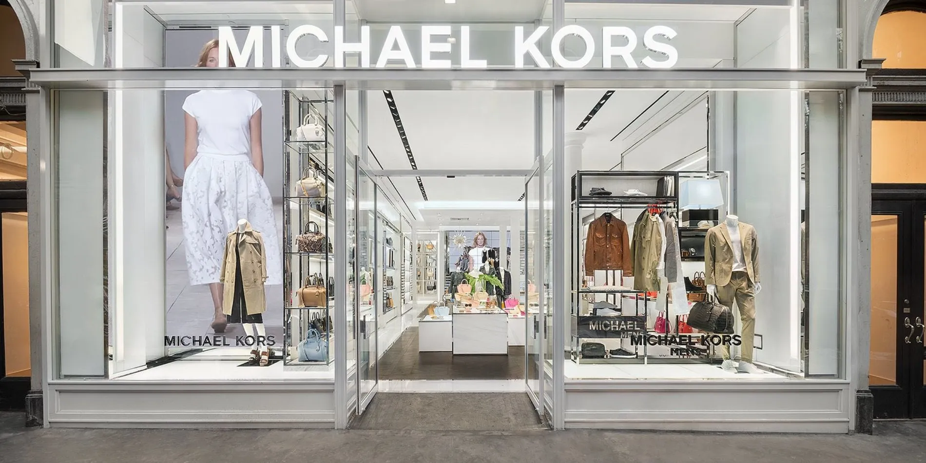 Thương hiệu Michael Kors khẳng định đẳng cấp và phong cách sống hiện đại
