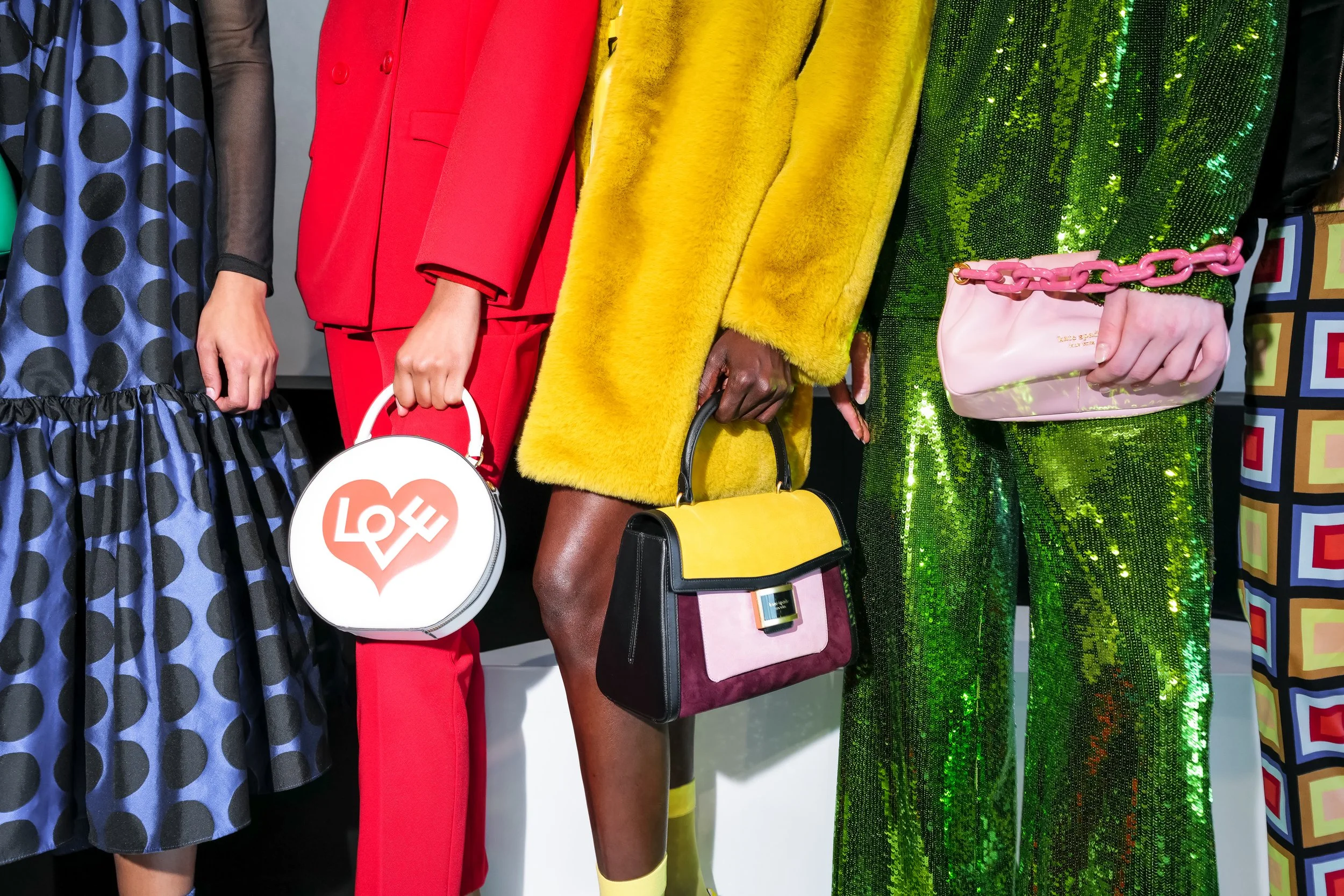 Những thiết kế túi xách rực rỡ và đầy sức sống của Kate Spade New York luôn thu hút ánh nhìn của giới trẻ