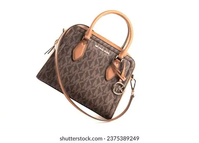 leesburg-virginia-usa-september-30-260nw-2375389249 Túi xách Michael Kors chính hãng luôn sở hữu vẻ đẹp tinh tế và đẳng cấp vượt trội