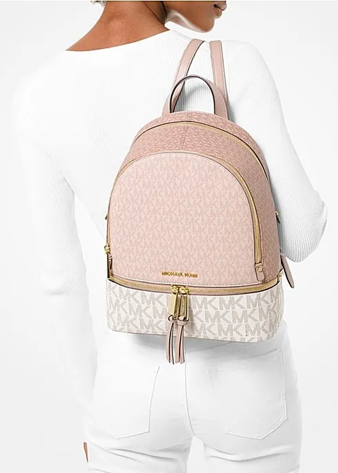 Mức giá hợp lý giúp Michael Kors tiếp cận dễ dàng với đối tượng sinh viên