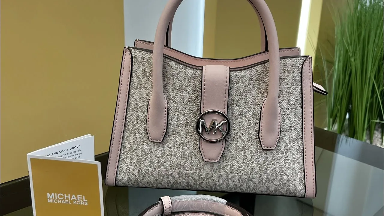 Cận cảnh vẻ đẹp sang trọng và đẳng cấp của mẫu túi xách tay Gabby Satchel MK
