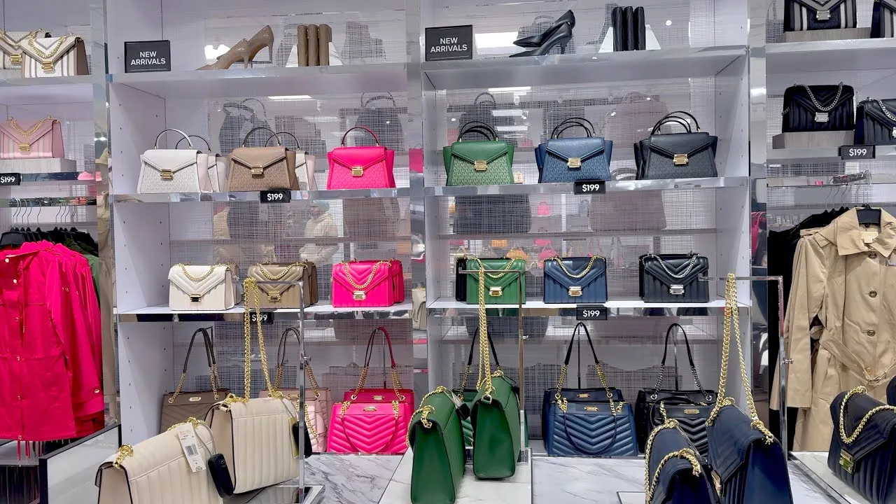 Việc quản lý kho bãi khoa học giúp Michael Kors tối ưu hóa dòng tiền và giảm thiểu lãng phí