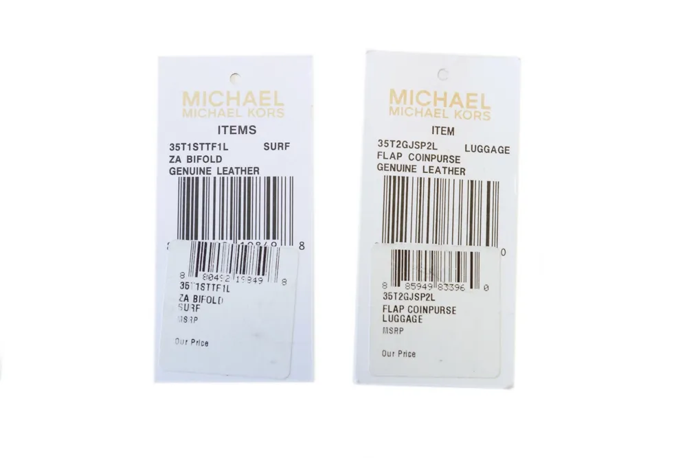 oryginalny-portfel-michael-kors8-3 Chi tiết in ấn sắc nét trên tag giá chính hãng là dấu hiệu nhận biết quan trọng