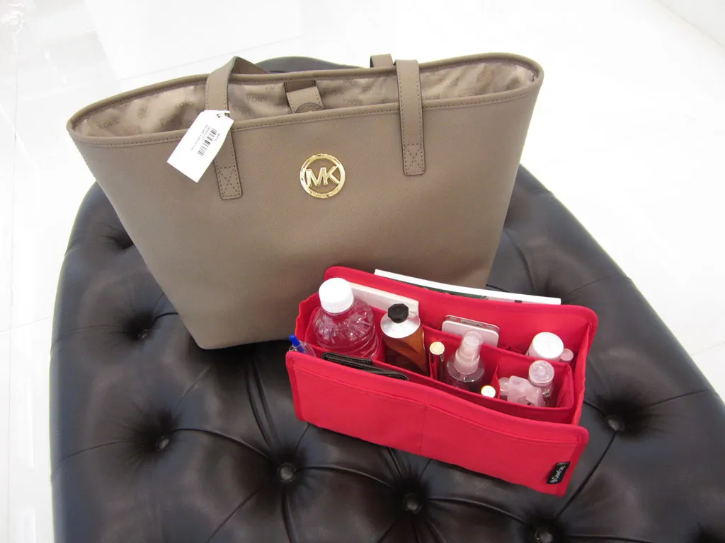purse-organizer-insert-for-michael-kors-jet-set-travel-1 Sắp xếp đồ đạc gọn gàng bên trong túi giúp bạn thao tác chuyên nghiệp hơn