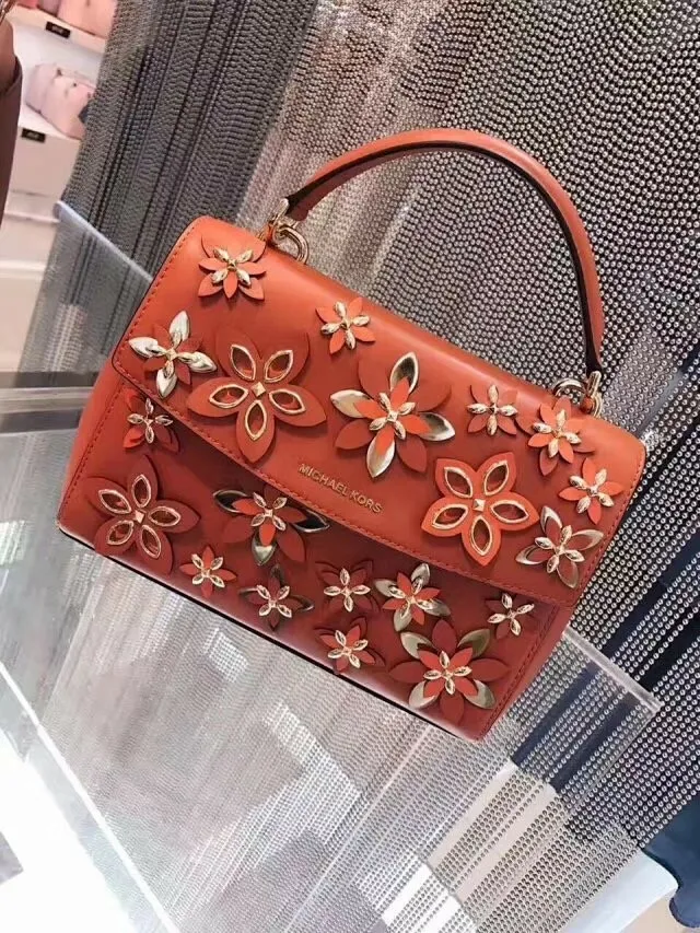 Túi xách Michael Kors cần được chăm sóc tỉ mỉ để giữ vững giá trị và độ bền theo thời gian