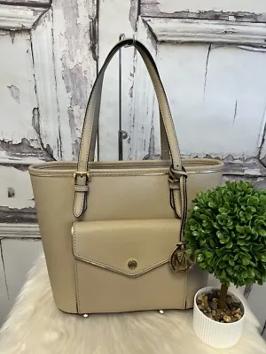 s-l400-27 Túi tote MK màu beige trung tính là lựa chọn hoàn hảo để hack chiều cao cho nàng nấm lùn