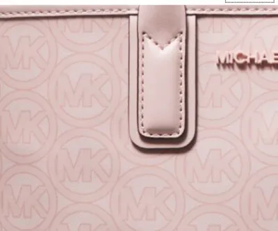 Chi tiết thiết kế tinh xảo và sang trọng của túi Michael Kors