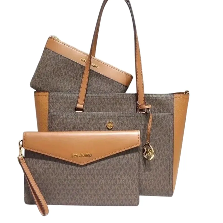 set-3-mon-tui-michael-kors-mk-maisie-large-pebbled-leather-3-in-1in-signature-brown-mau-nau-n-os-67a57b69ee335-07022025101801 So sánh bề mặt chất liệu giữa túi Michael Kors và Charles Keith